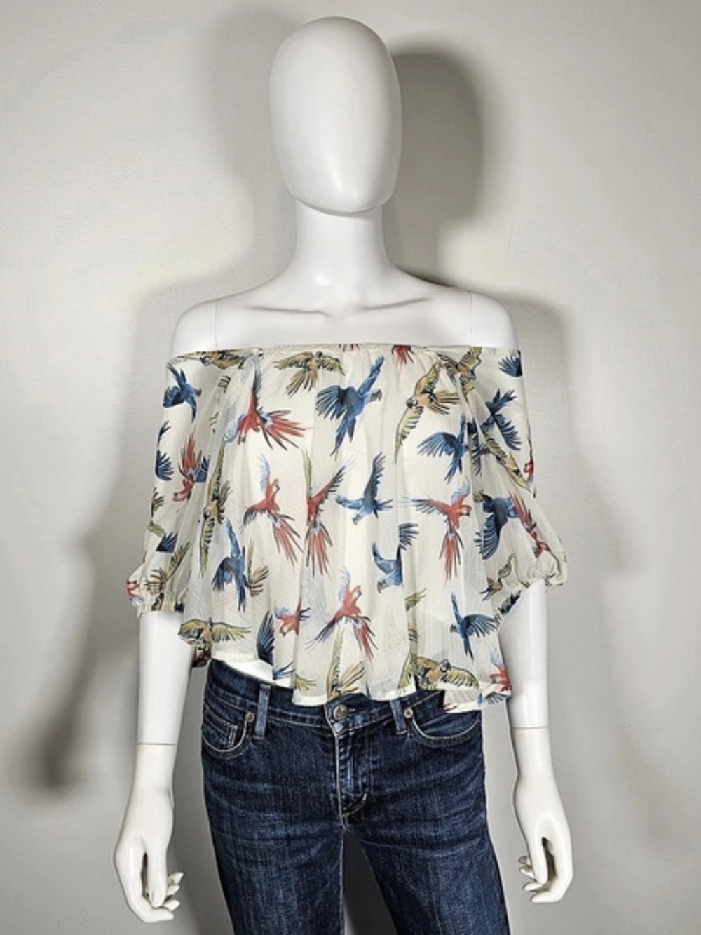 Molly Bracken Premium Off-Shoulder Parrot Print Blouse in White Sz S